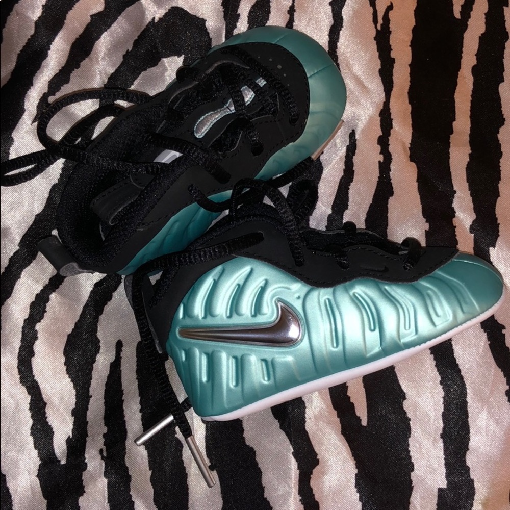 Nike teal foams